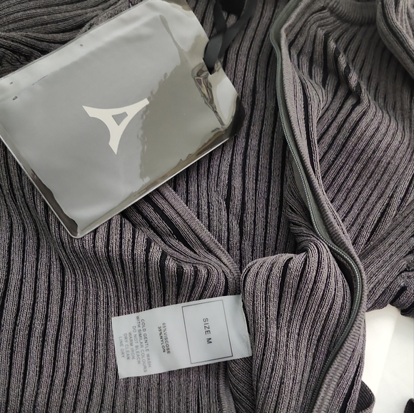 Jumpsuit With Belt - Grey/Black - Picture 9 of 11